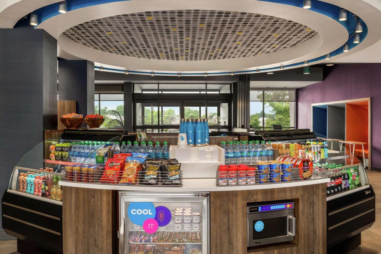 Tru By Hilton Hershey Chocolate Avenue Экстерьер фото