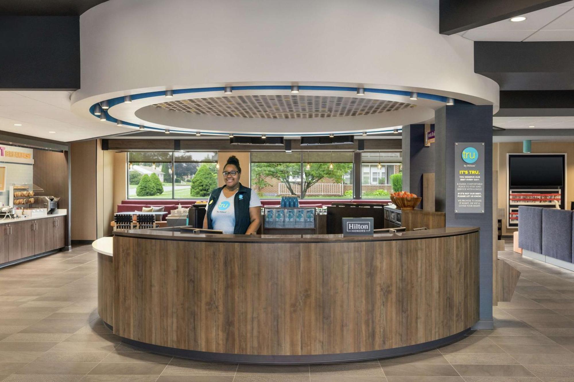 Tru By Hilton Hershey Chocolate Avenue Экстерьер фото